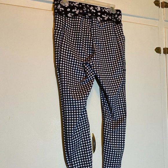 Checked Black & White Two Piece Athletic Works Top and Pants - Picture 6 of 15